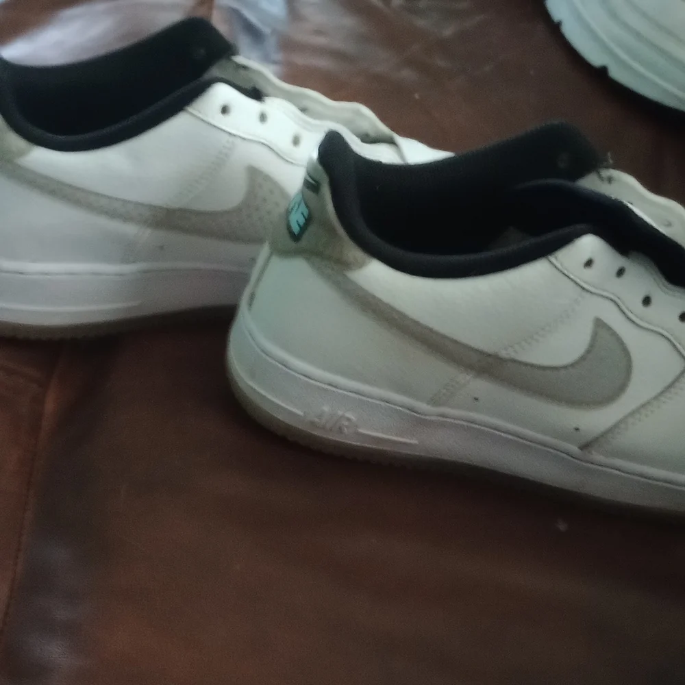Shoes - Picture 2 of 5